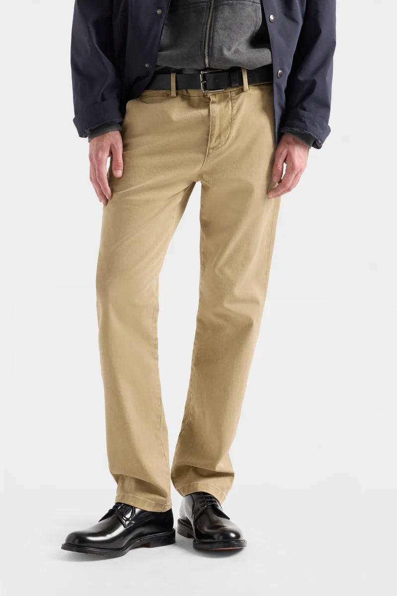 SLIMMY CHINO in Dust Rise
