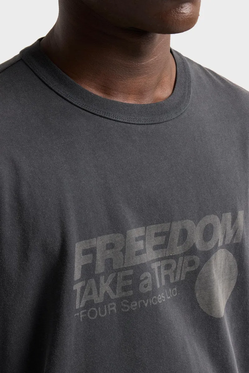 SHORT SLEEVE GRAPHIC TEE in Trip Black