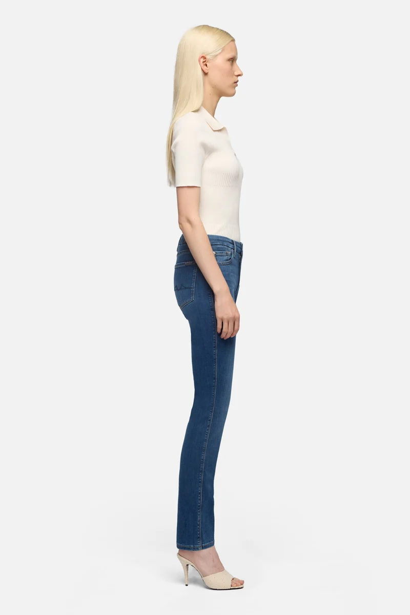 Slim Illusion Kimmie Straight in Luxe Love Story