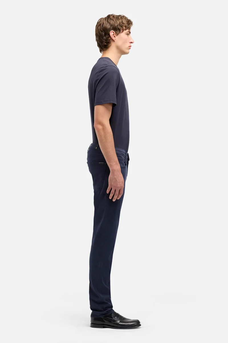 Luxe Performance Stretch Sateen Slimmy in Navy
