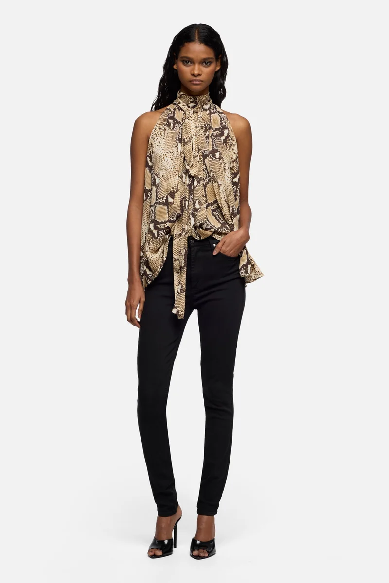 Slim Illusion Luxe High Waist Skinny in Black