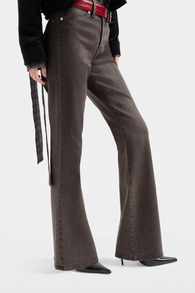 LEGGY BOOTCUT in Coated Denim Brown