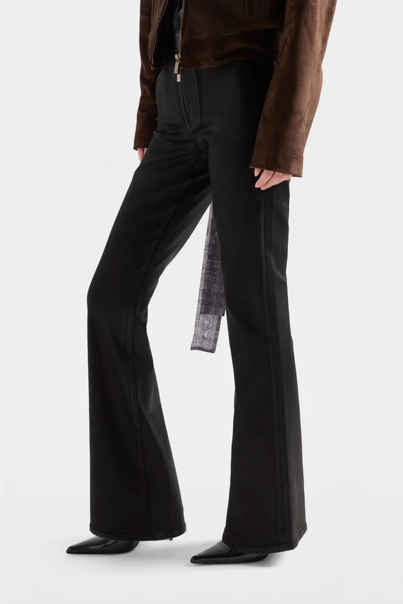 LEGGY BOOTCUT in Coated Denim Black