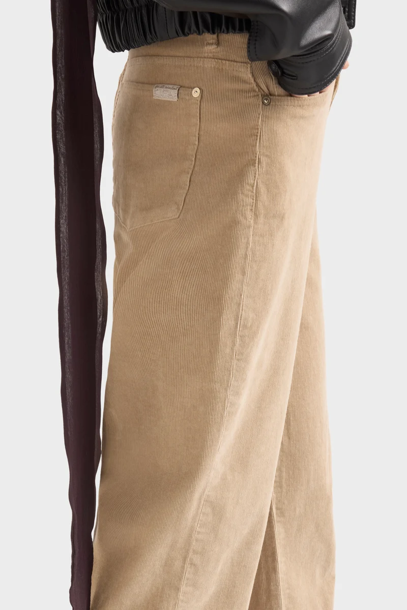 STOVEPIPE STRAIGHT in Corduroy Corduroy Winter Beige