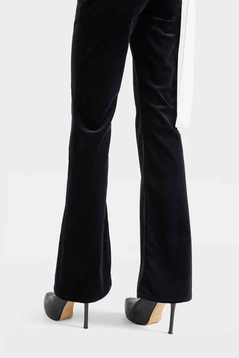LEGGY BOOTCUT in Velvet Black