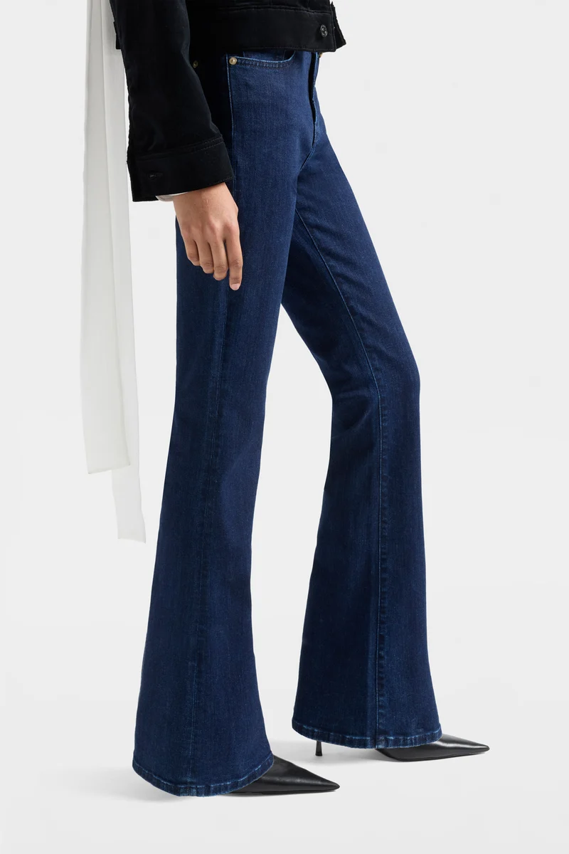 LEGGY BOOTCUT in Slim Illusion Classical