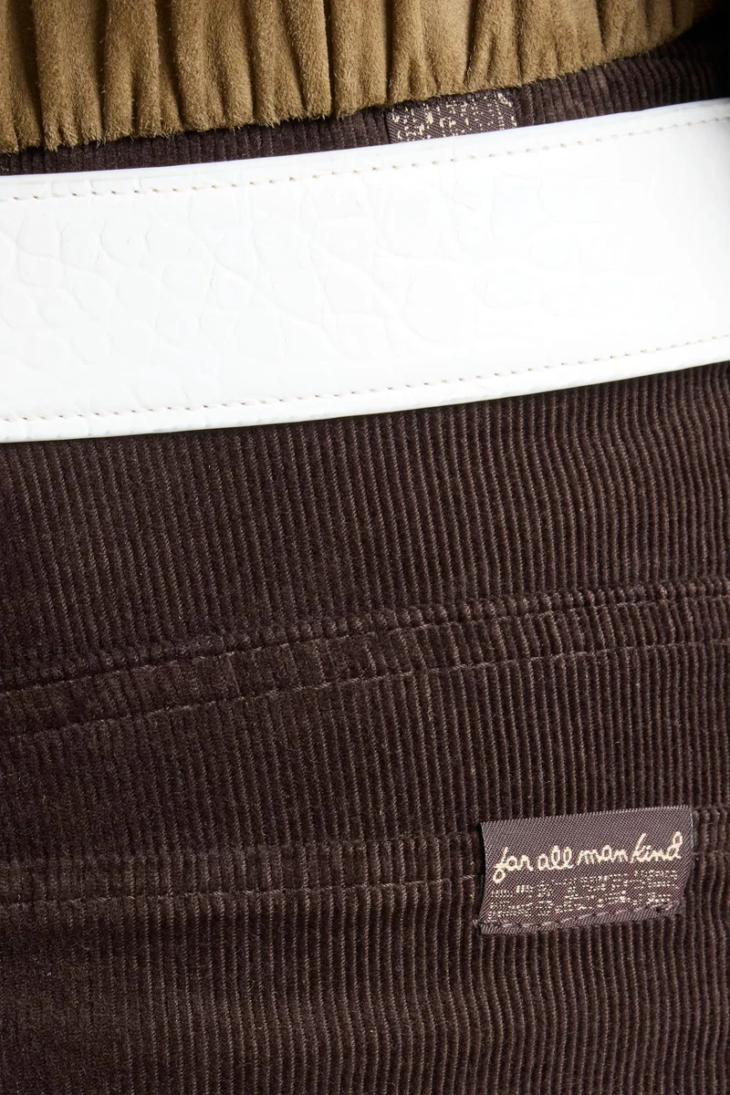 STOVEPIPE STRAIGHT in Corduroy Coffee Bean