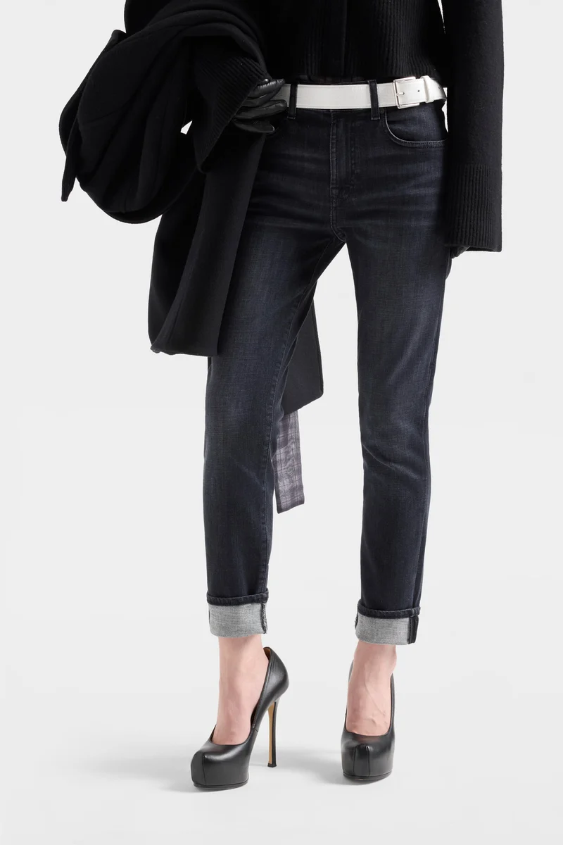 RELAXED SKINNY in Slim Illusion Carbon Storm