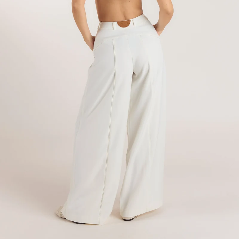 Weite Hose mit Faltendetails - Weissgrau