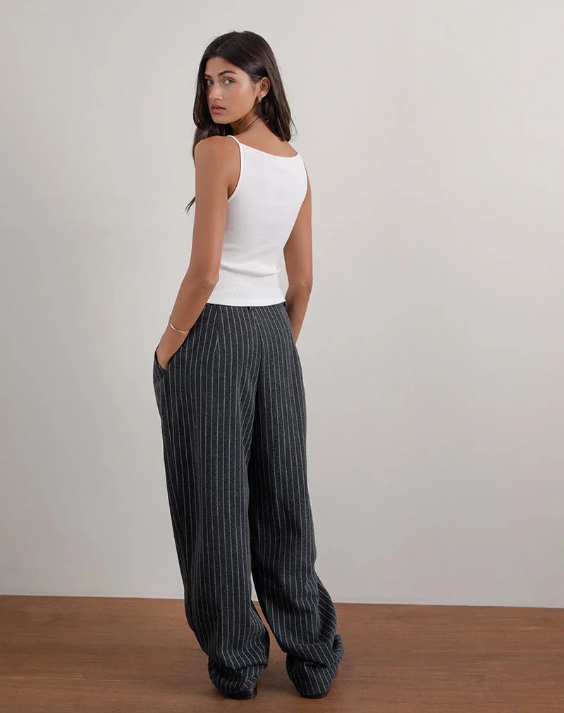 Misha Hose mit weitem Bein in Nadelstreifen Schwarz