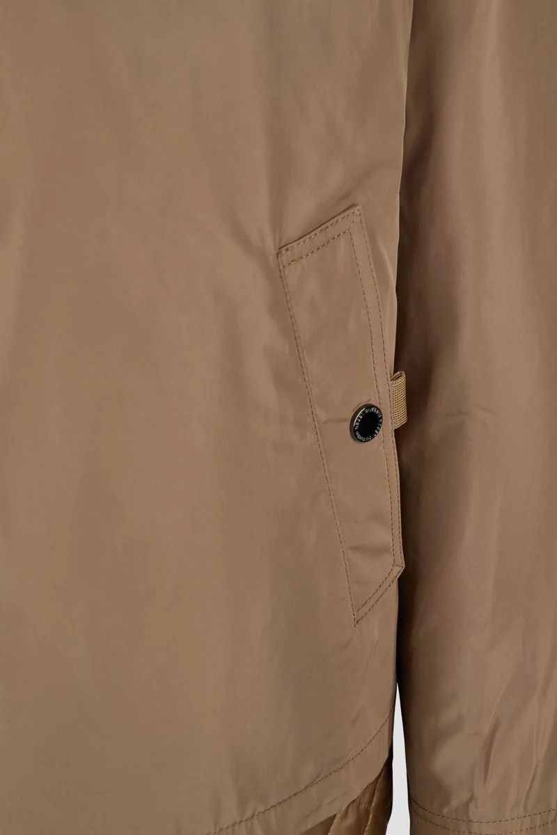 Jacke mit Kapuze