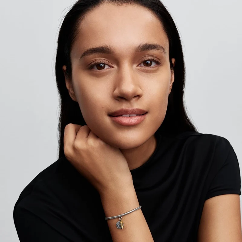 Pandora Moments Vergoldeter Fußballschuh Doppelter Charm-Anhänger 764712C00
