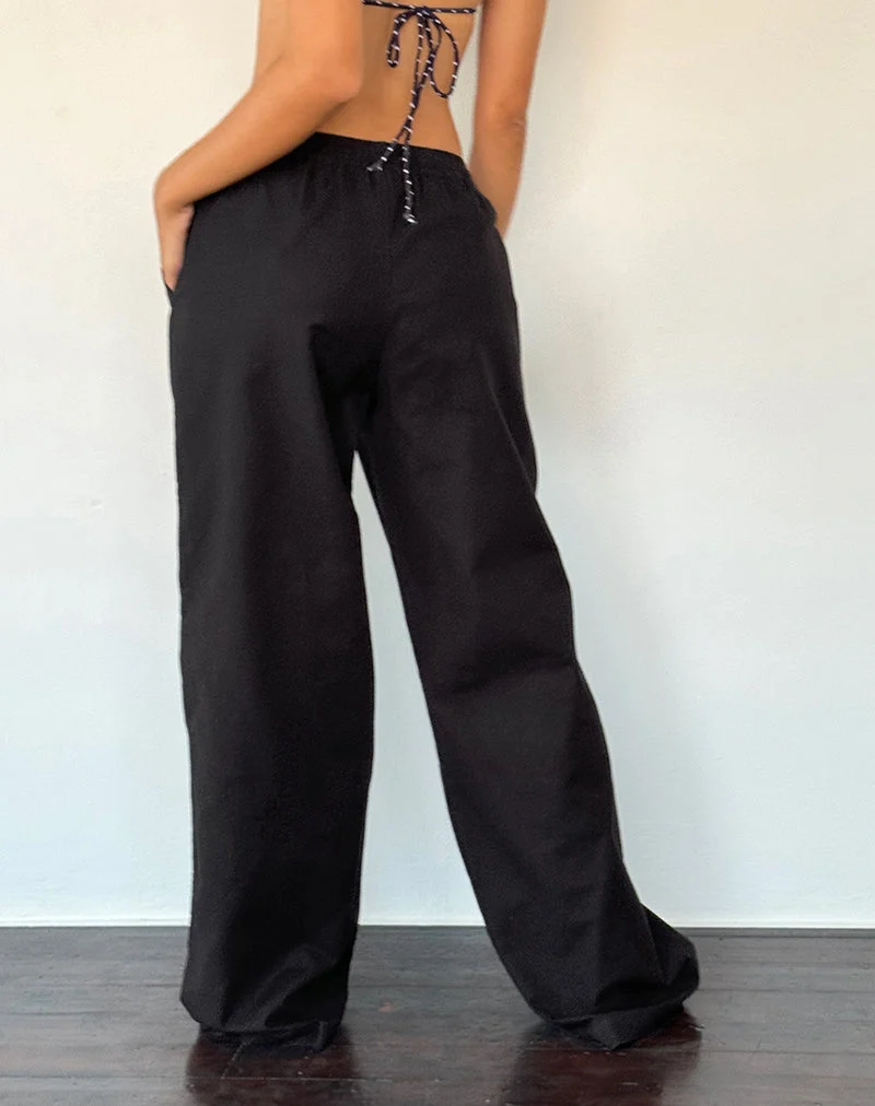 Wasic Hose mit weitem Bein in Schwarz