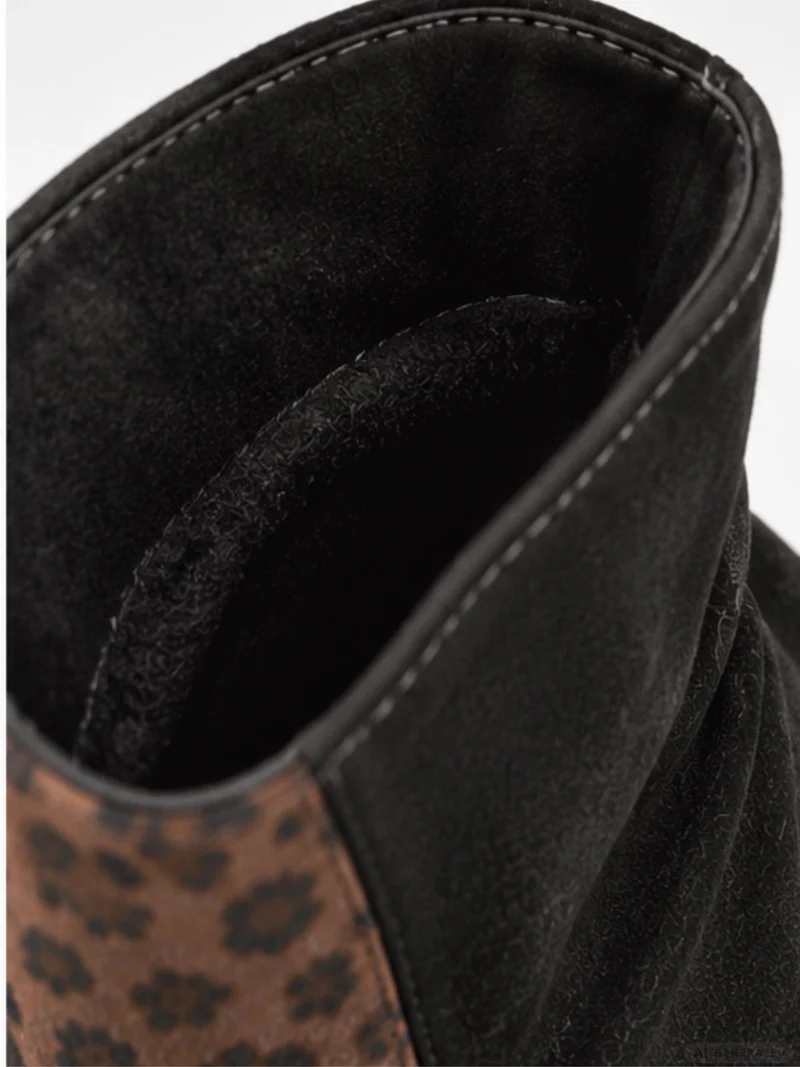 Schwarze Damen Boots mit Leo-Detail
