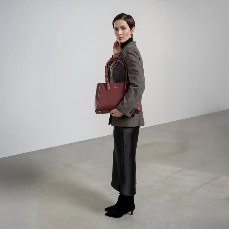 Isabel Bernard Honoré Cloe Midi Bordeaux Kalbsleder Handtasche IB25082-052