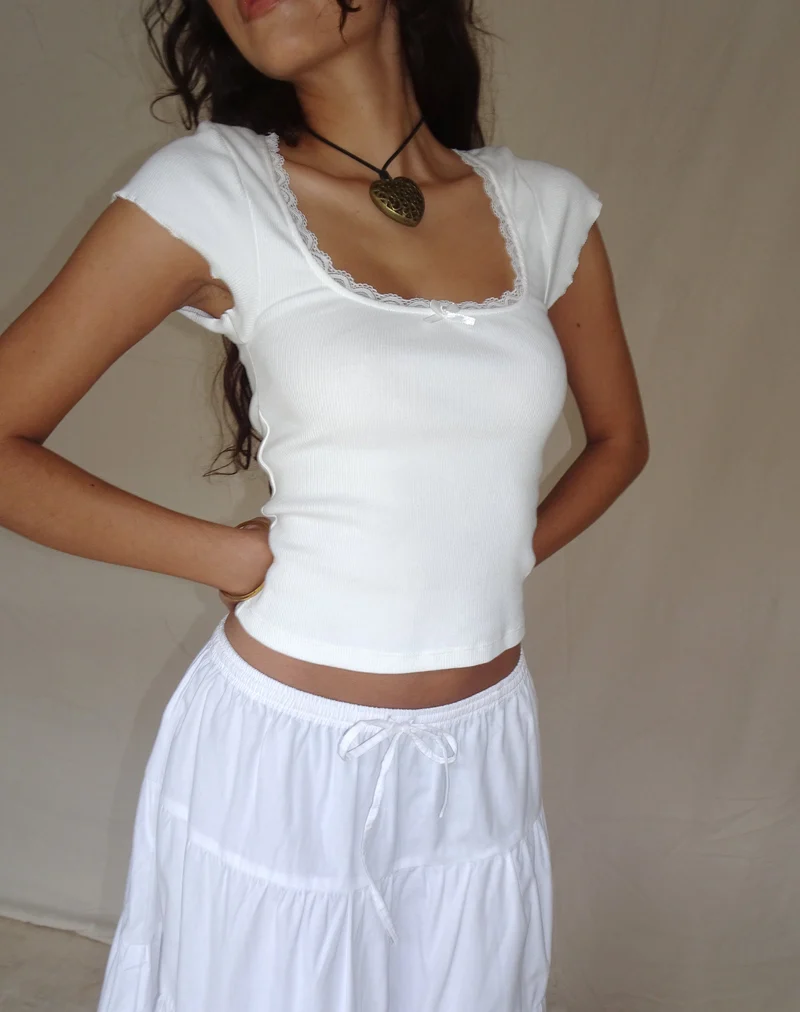 Bovillo Tee mit Spitzenbesatz aus geripptem Off White