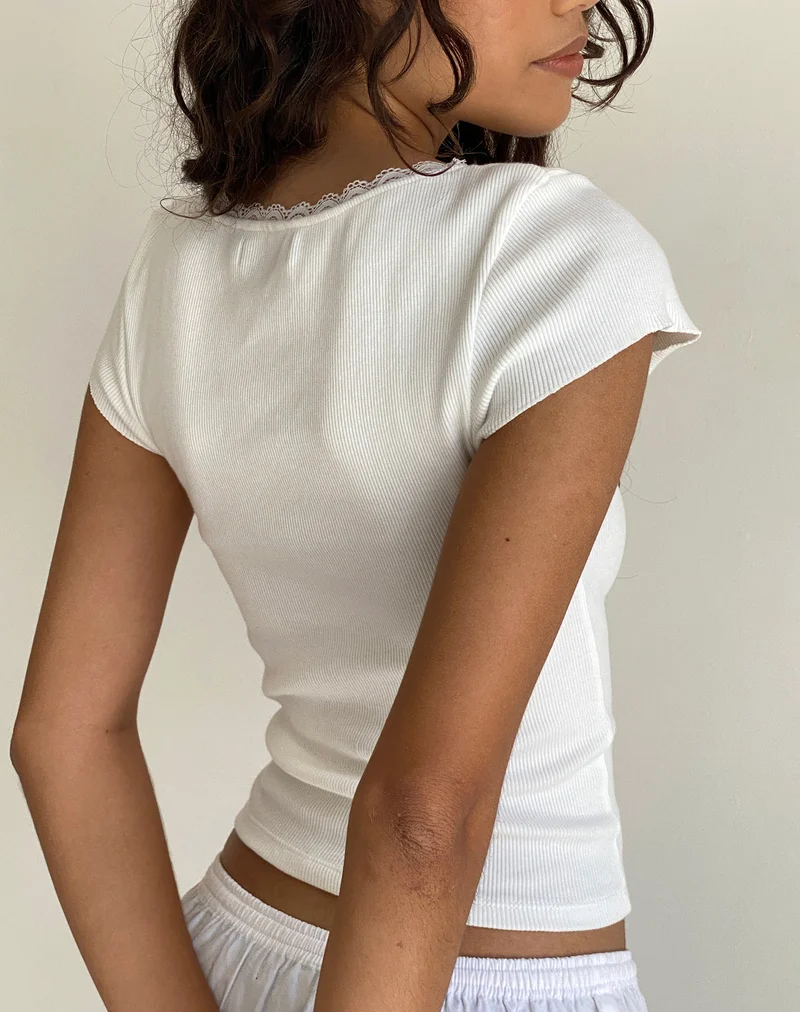 Bovillo Tee mit Spitzenbesatz aus geripptem Off White