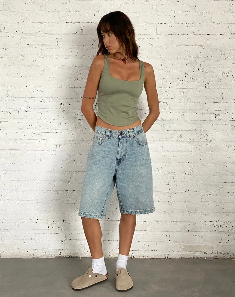 Skater-Shorts aus Denim mit niedriger Leibhöhe in Bleach-Denim