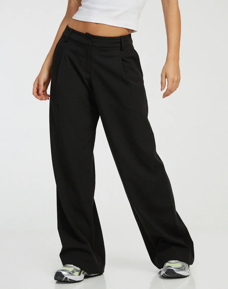Hondra Hose mit weitem Bein in Schwarz