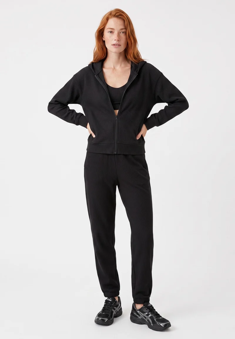 JENNIFER | Waffel-Hoodiejacke aus Bio-Baumwolle & recyceltem Polyester
