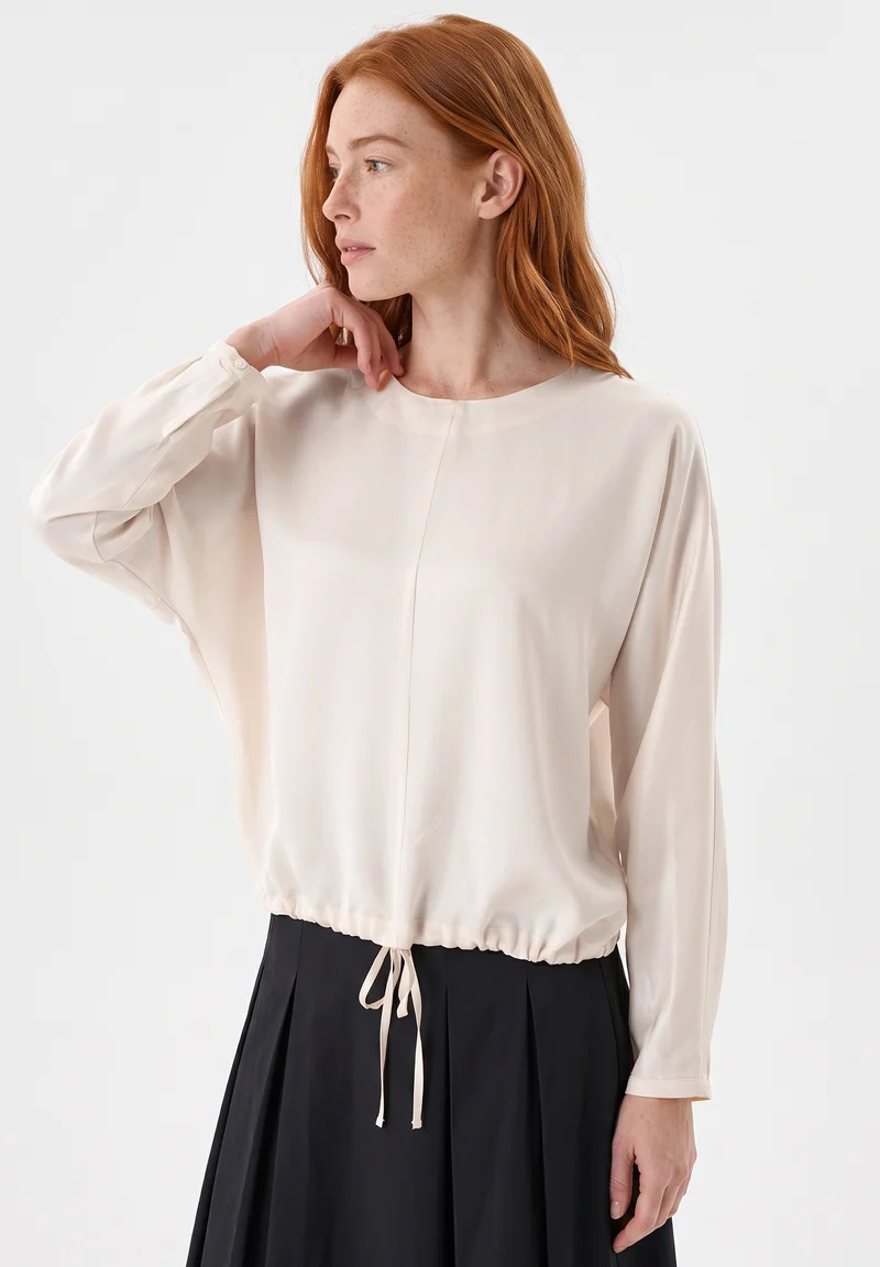 Bluse aus Viskose im Satin-Gewebe