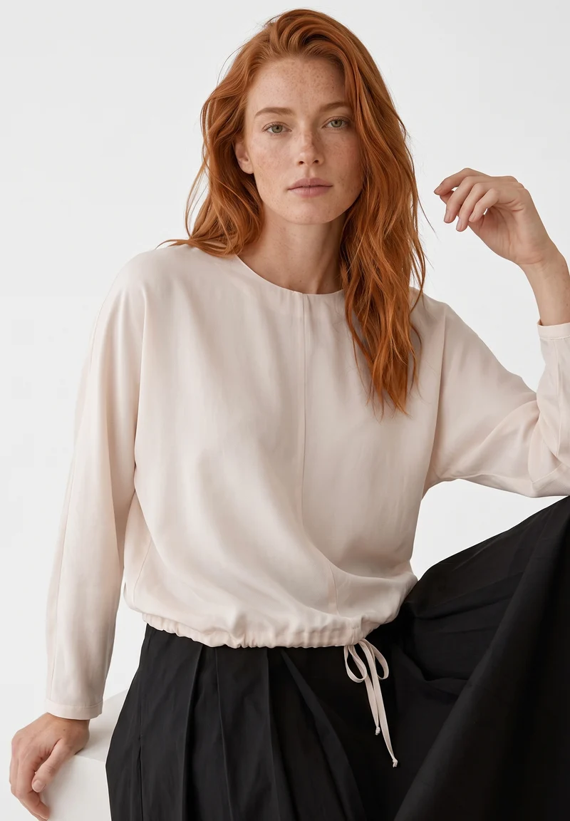 Bluse aus Viskose im Satin-Gewebe