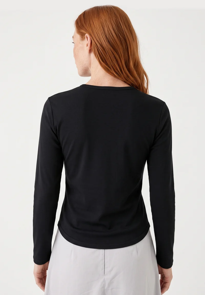 Slim-Fit-Longsleeve aus Bio-Baumwolle