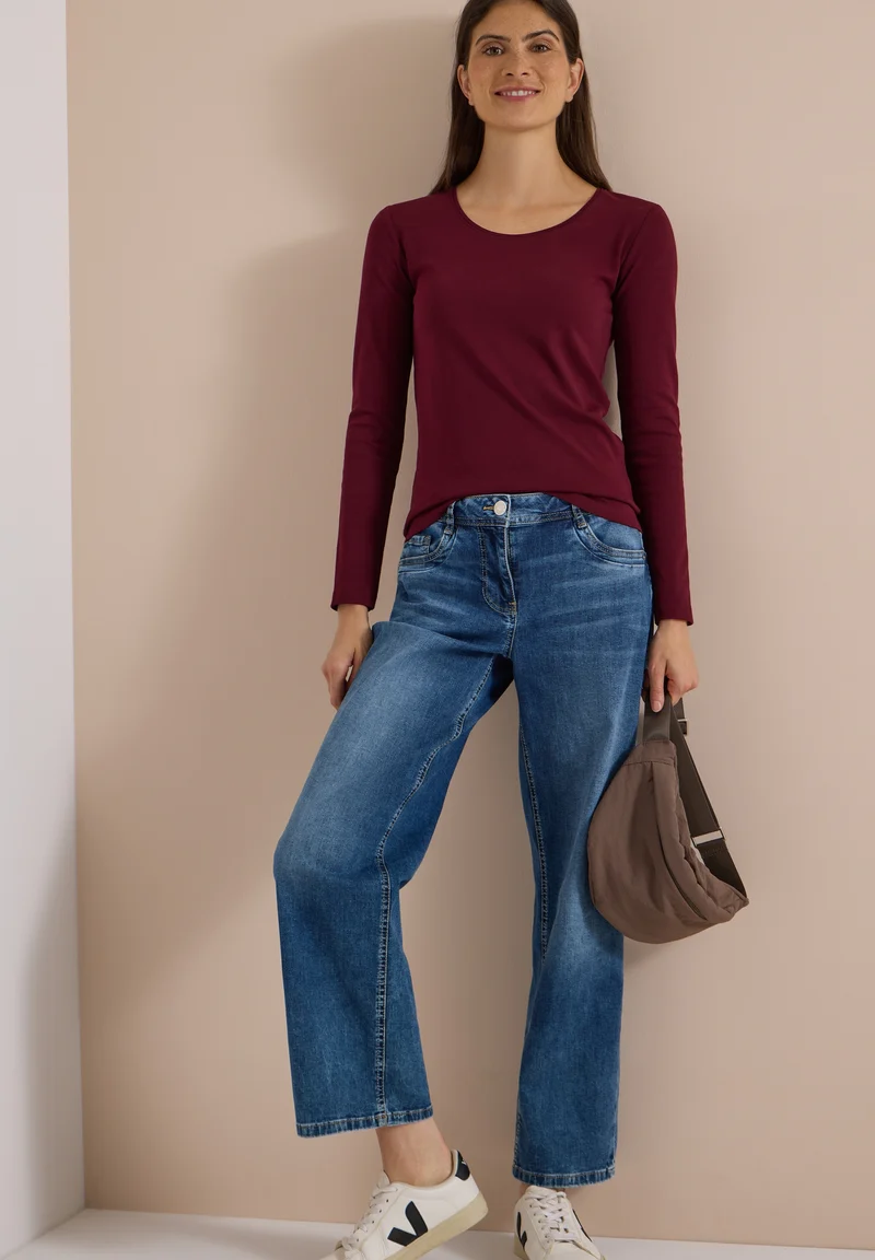 Style NOS Pia, red wine