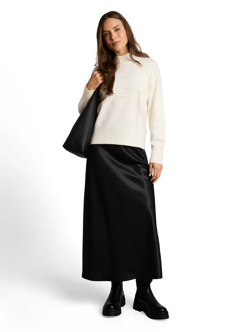 knit cosy embroidered mock-nec, Whisper White