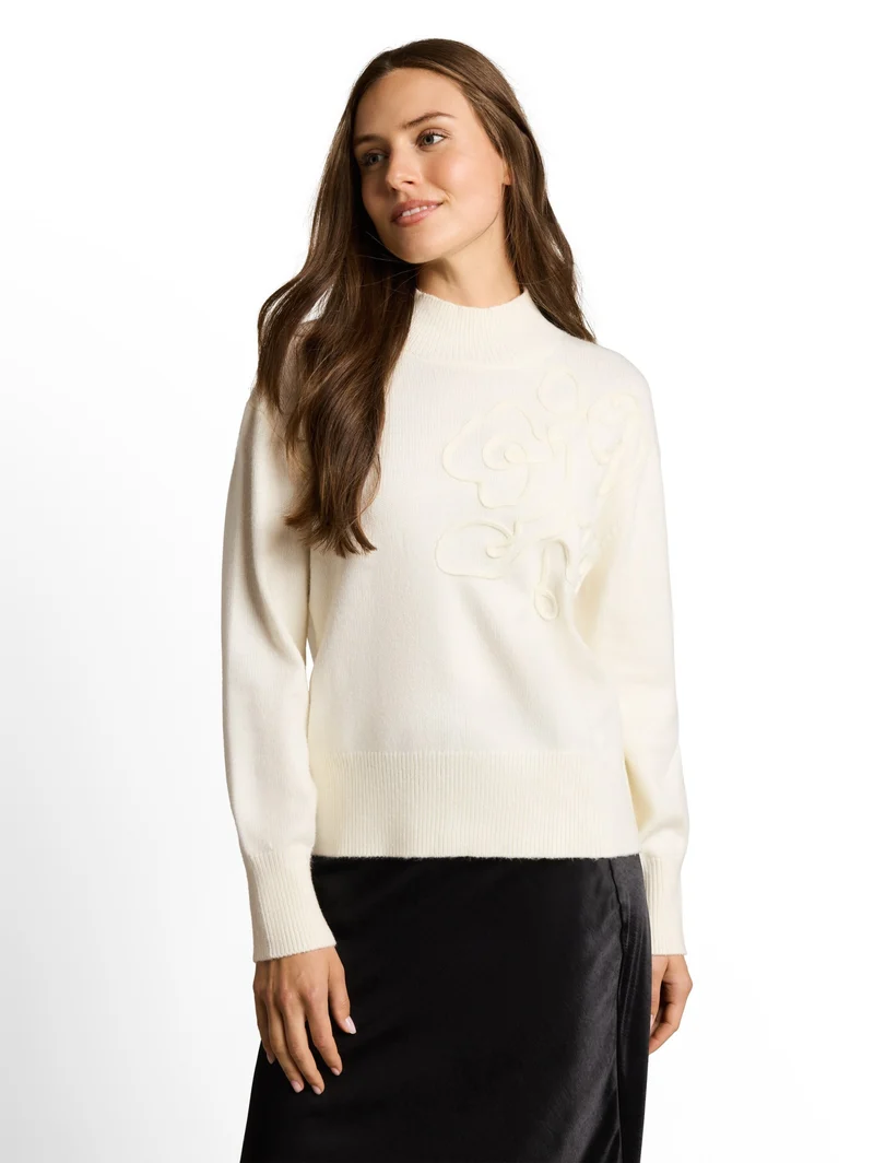 knit cosy embroidered mock-nec, Whisper White