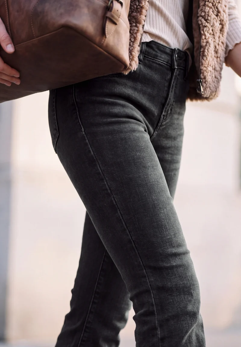 QR Studio Style Lou Bootcut,mw, authentic black washed