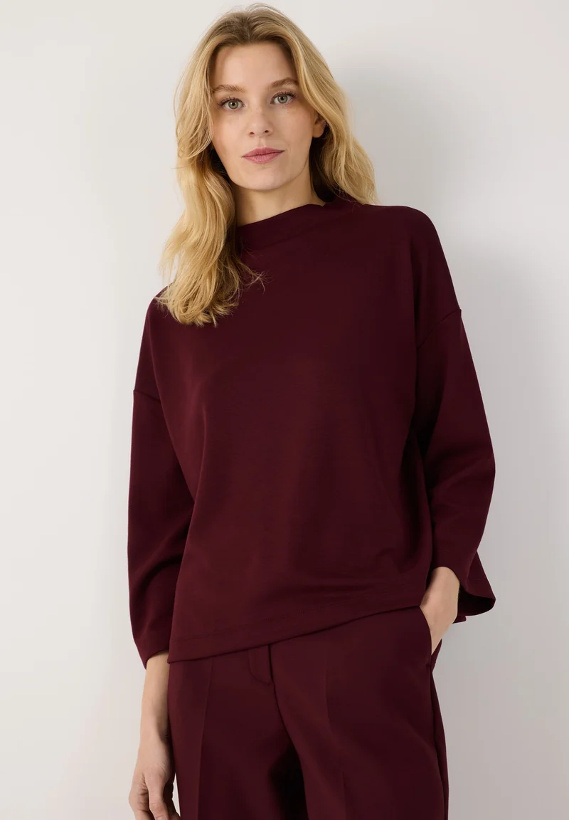 Sweatshirt with Turtleneck, pomegranate red