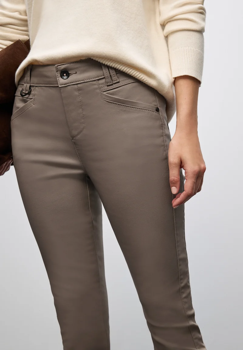 Style QR York Coating, silk brown