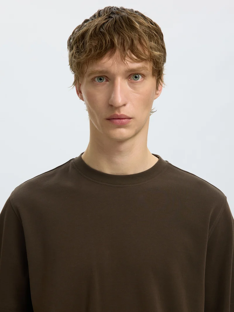 SLMTAJ MID WGT PEACH SS O-NECK TEE, Turkish Coffee