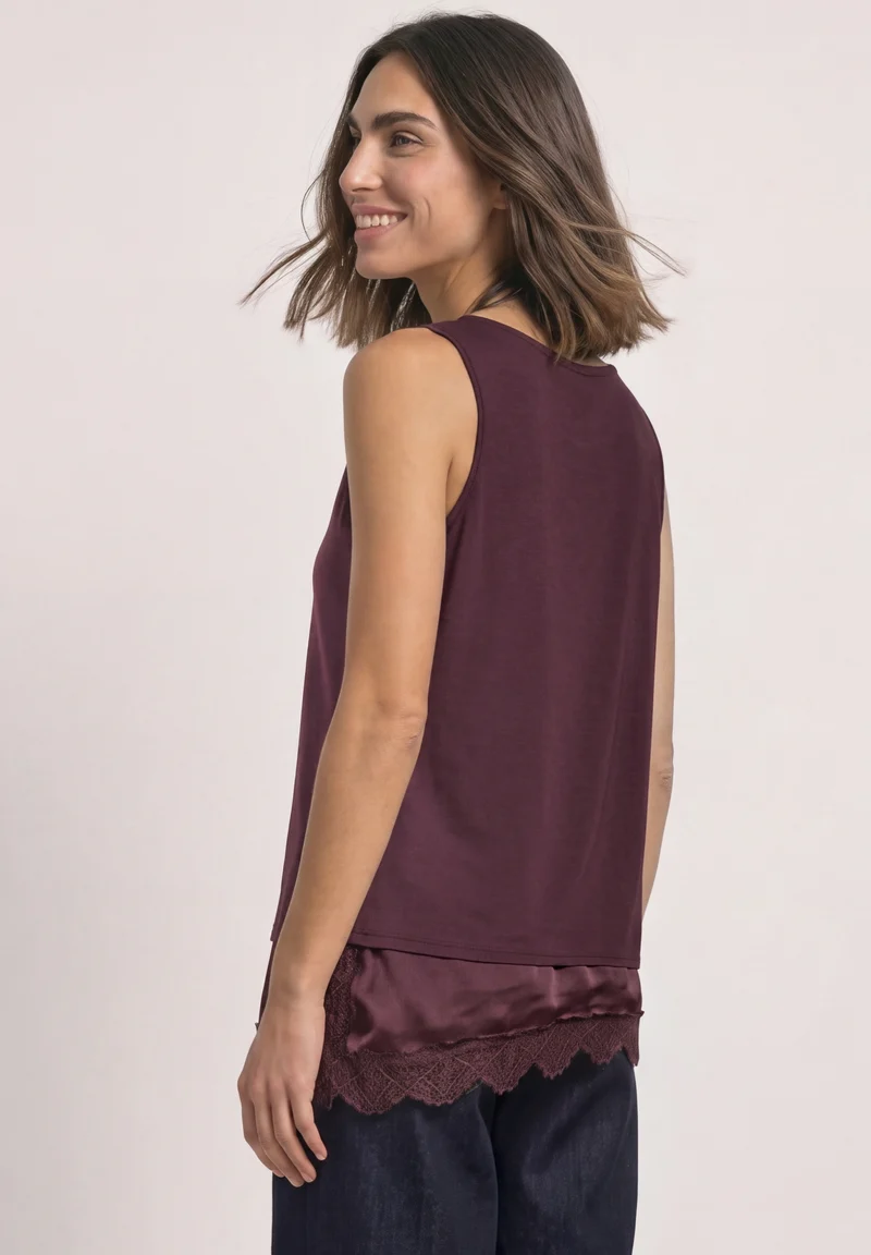 top w.diagonal woven bottom, rustic rouge