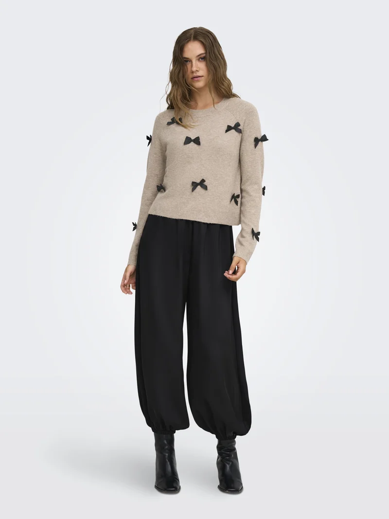 ONLNOELLE LS BOW PULLOVER KNT, Beige/W. Black Bows