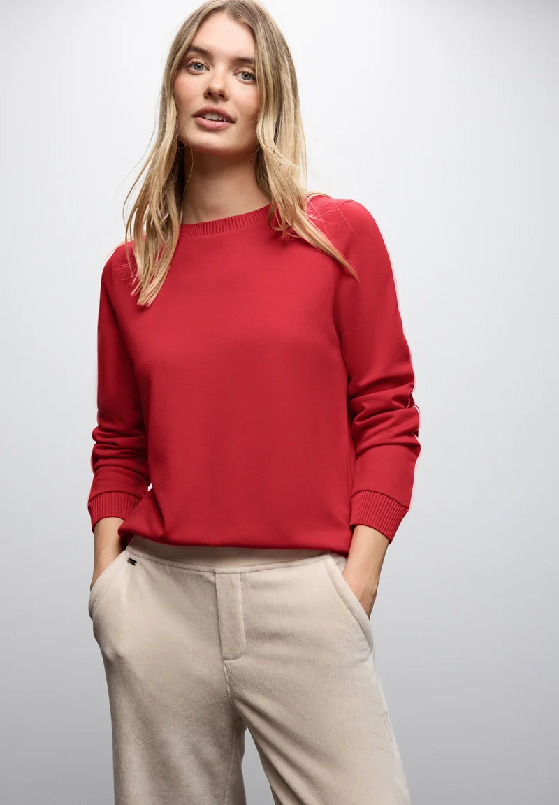 shirt w.kick details, racing red