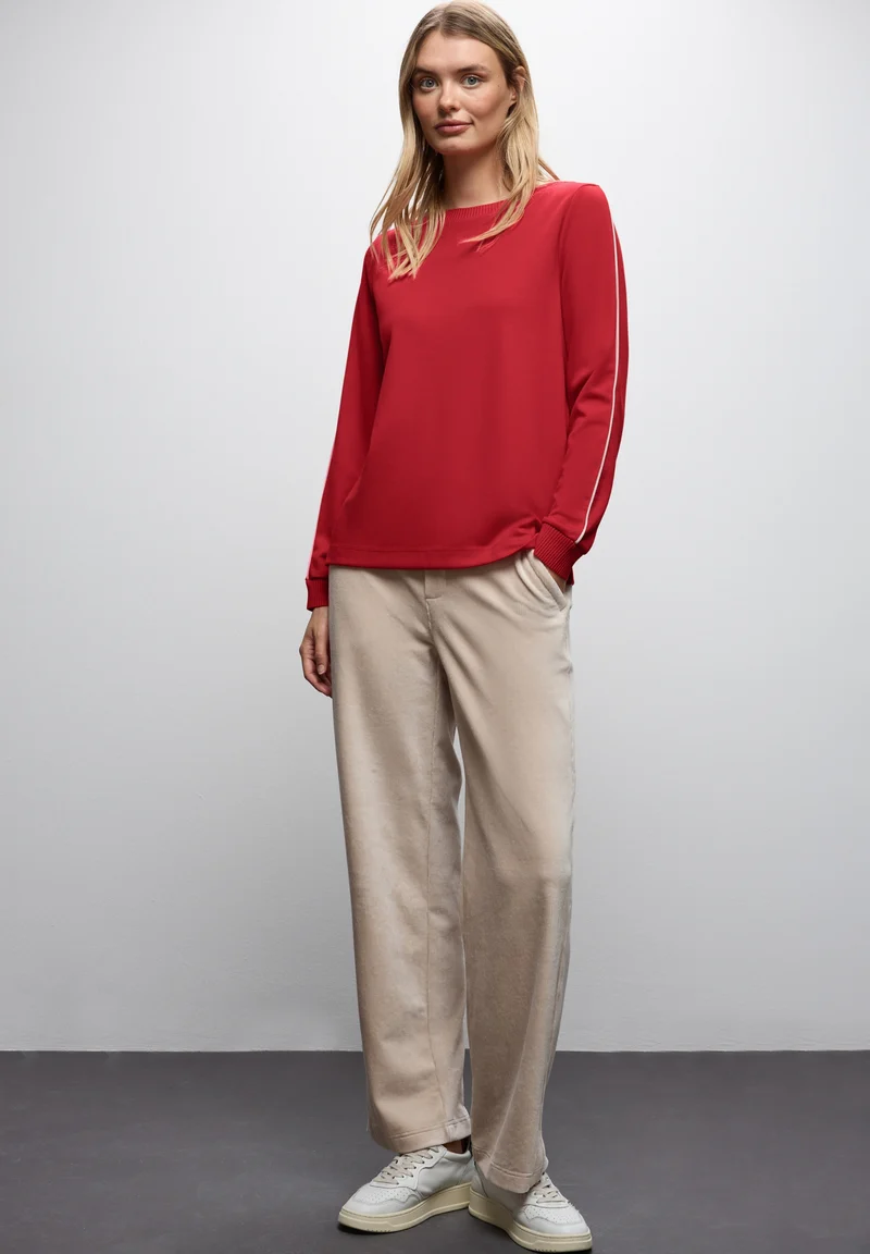 shirt w.kick details, racing red