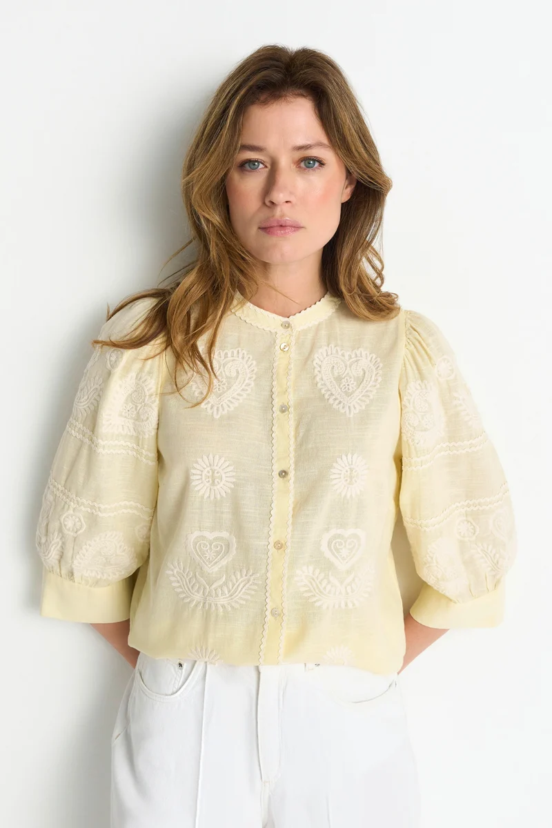 Musselin embroidery blouse, soft butter