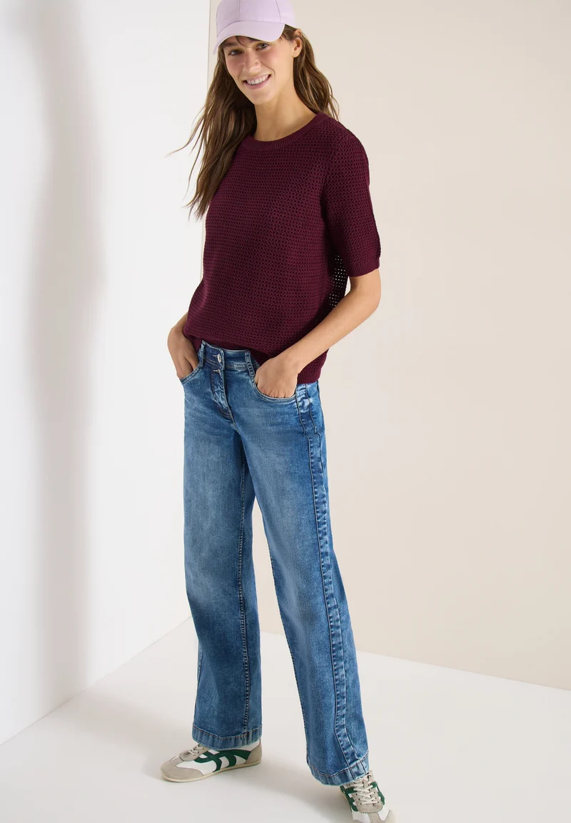 Structured Roundneck, sweet grape red