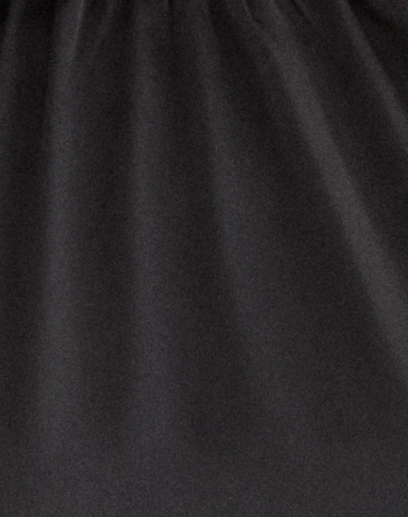 Zephine – Asymmetrisches, rückenfreies Oberteil aus schwarzem Satin