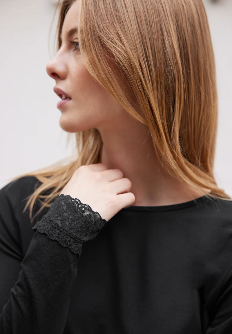 LTD QR_Studio_Shirt w.diagonal, Black