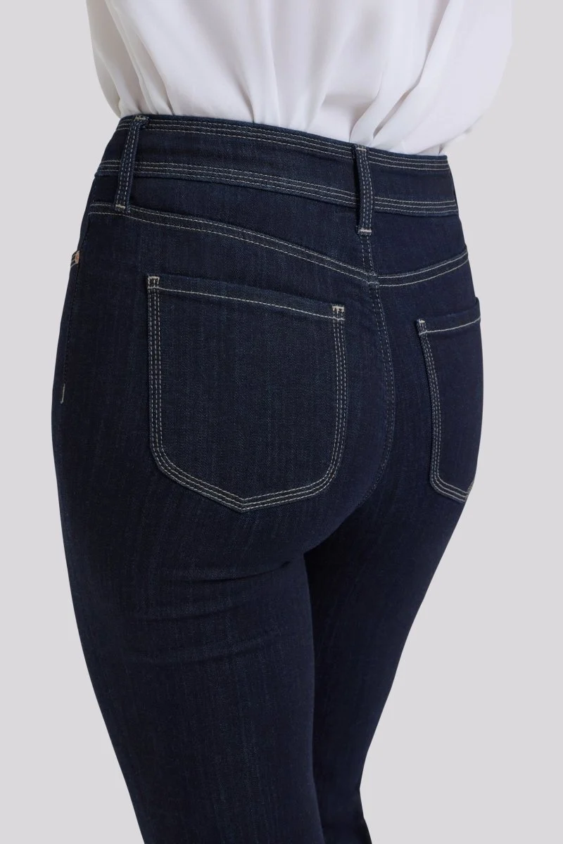 Marilyn Straight Jeans in Sure Stretch® Denim mit High Rise | Morningtides