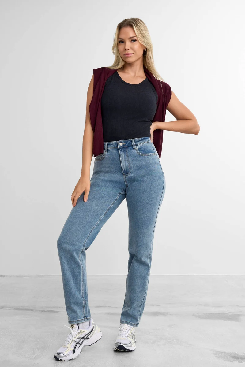 Straight Jeans