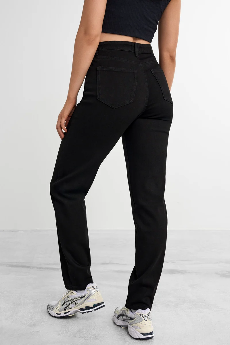 Straight Jeans