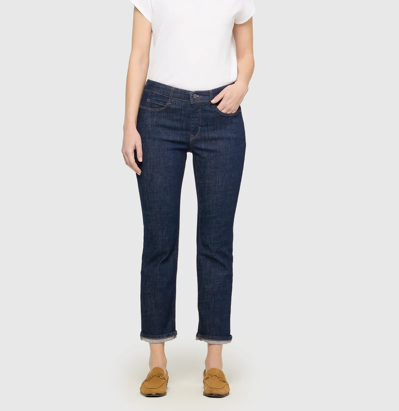 DREAM cropped auth.