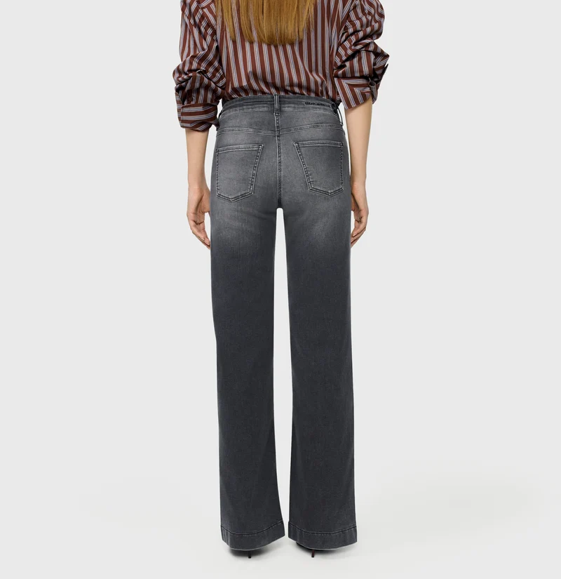 DREAM WIDE authentic
