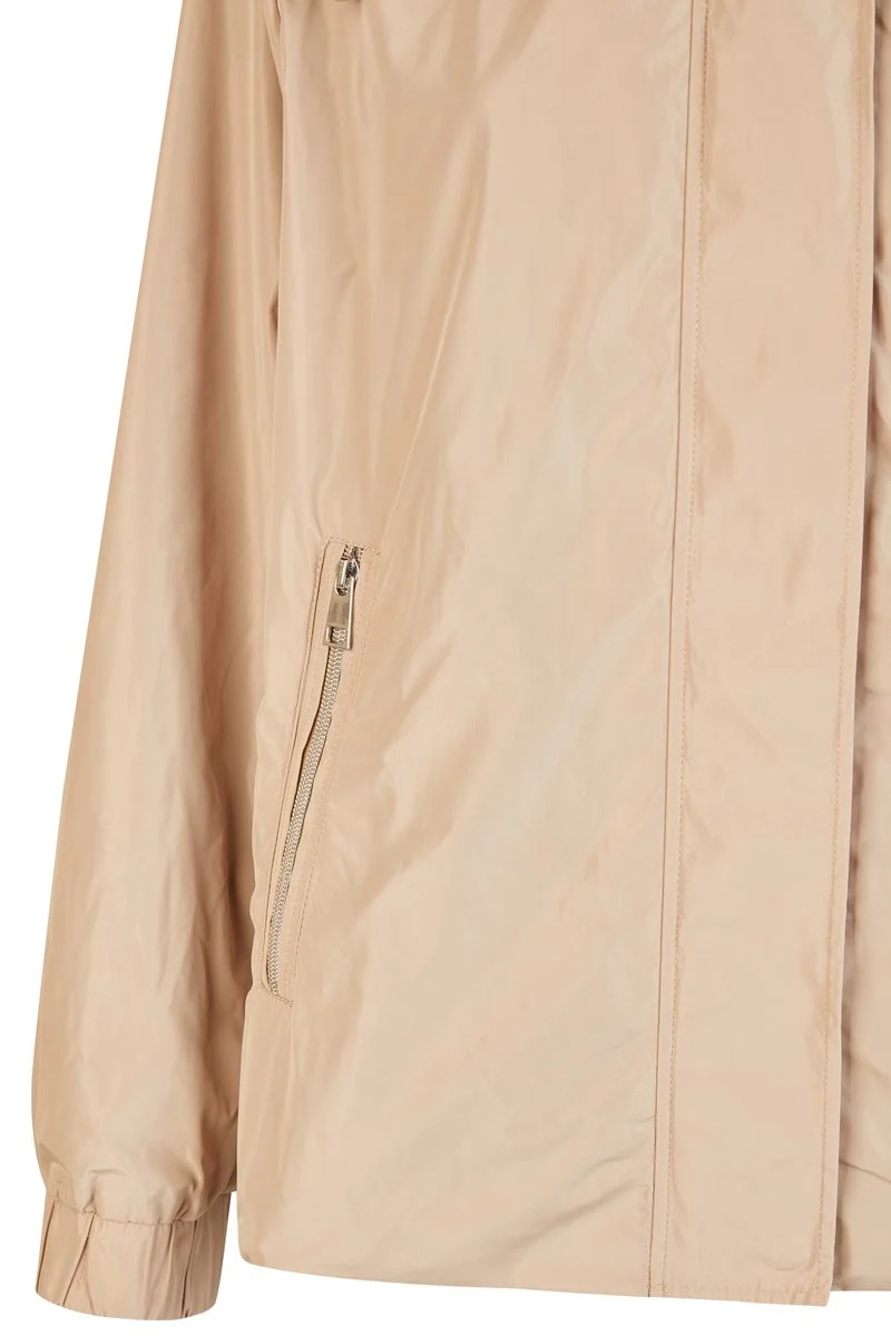 Jacke mit Kapuze