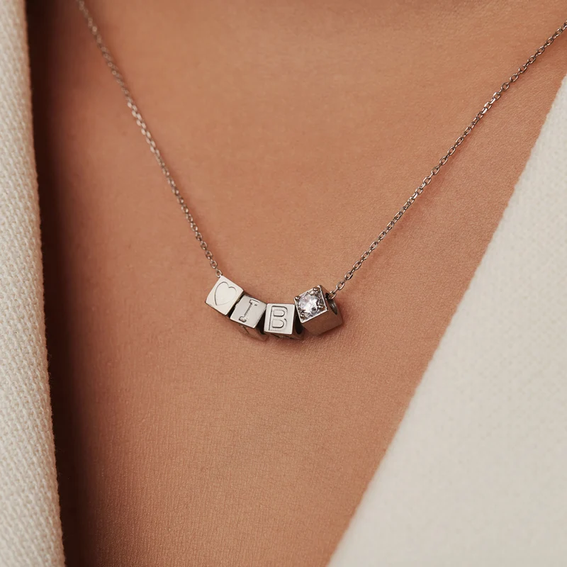 Isabel Bernard Saint Germain Felie 14 Karat | Weißgold Kubus Charm IB350051