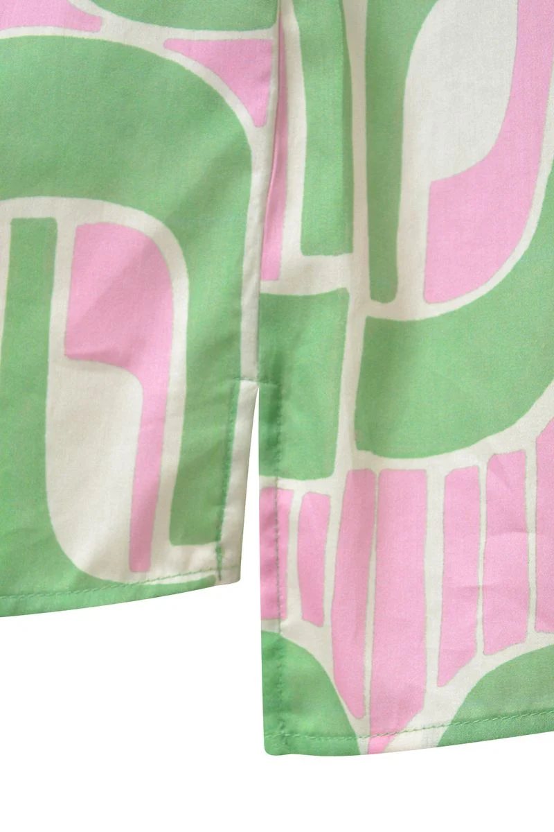 sleeveless blouse w collar and halfplacket